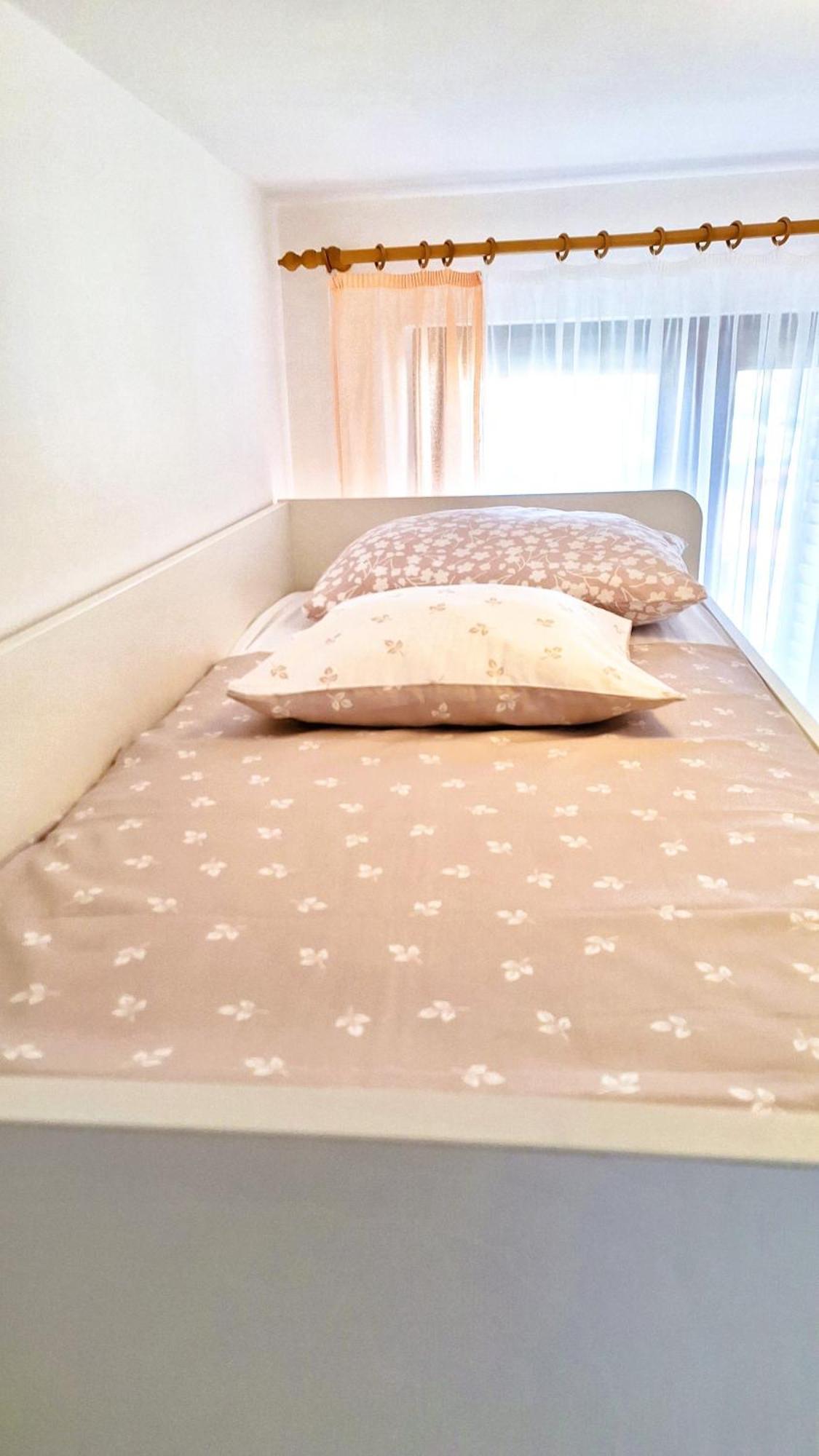 Apartmani I & J Seric Seget Vranjica Εξωτερικό φωτογραφία