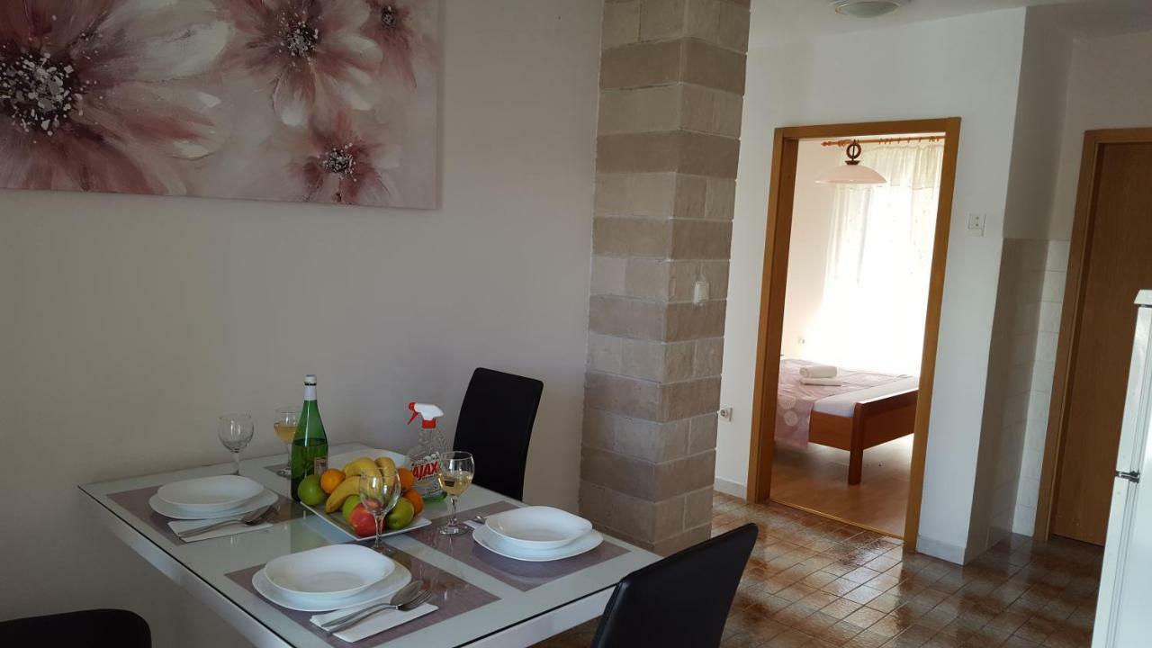 Apartmani I & J Seric Seget Vranjica Εξωτερικό φωτογραφία