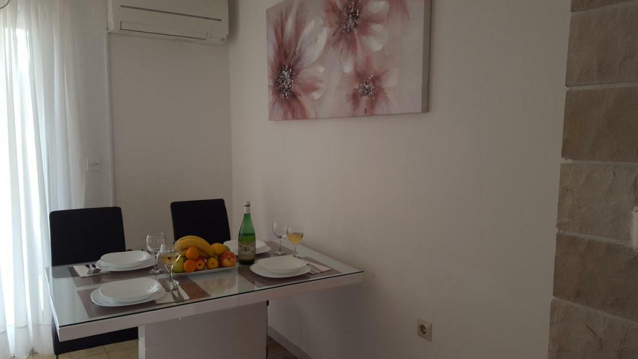 Apartmani I & J Seric Seget Vranjica Εξωτερικό φωτογραφία